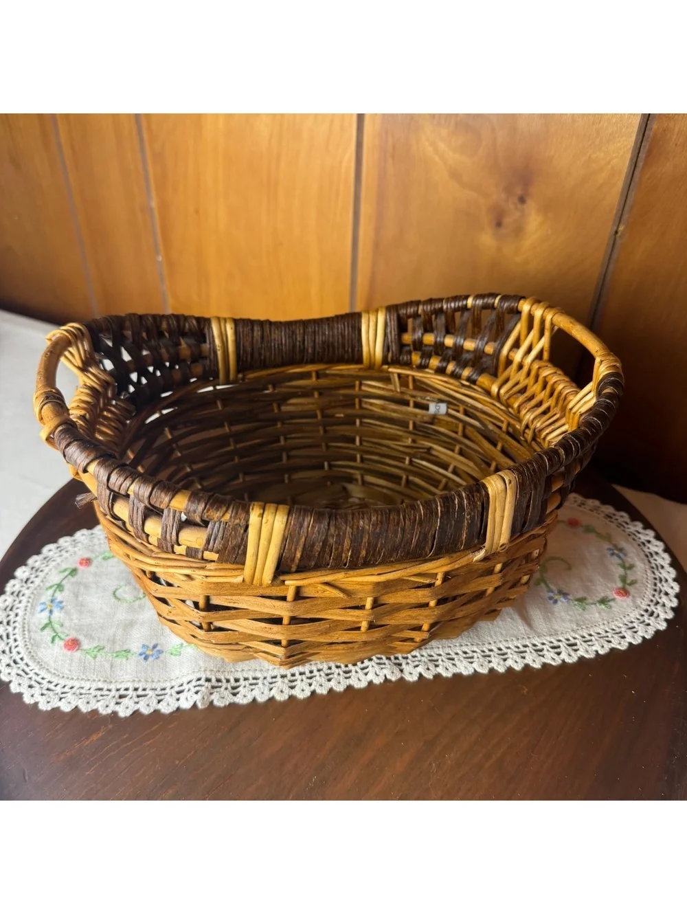 Vintage Two Tone Woven Wicker Basket Rustic Boho Farmhouse Storage Decor 10x8x6